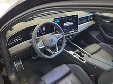 VW Passat Variant R-Line eTSI DSG in Grenadillschwarz Metallic