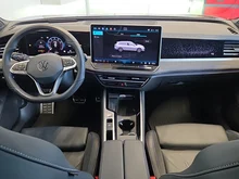 VW Passat Variant R-Line eTSI DSG in Grenadillschwarz Metallic