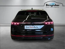 VW Passat Variant R-Line eTSI DSG in Grenadillschwarz Metallic