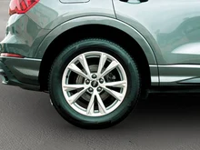 Audi Q3 35 TFSI S line exterieur in Daytonagrau perleff.