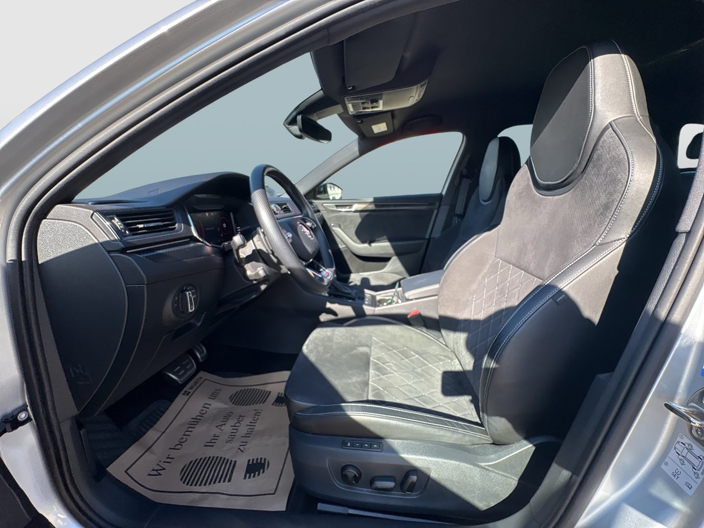 Škoda SUPERB Combi 4x4 SPORTLINE TDI DSG | Bild 9 von 23