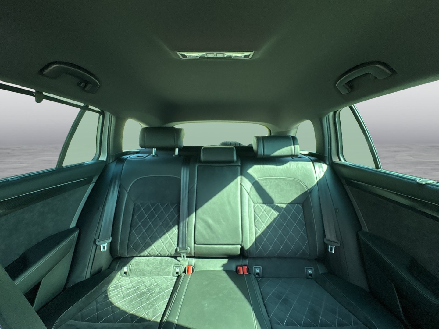 Škoda SUPERB Combi 4x4 SPORTLINE TDI DSG | Bild 18 von 23