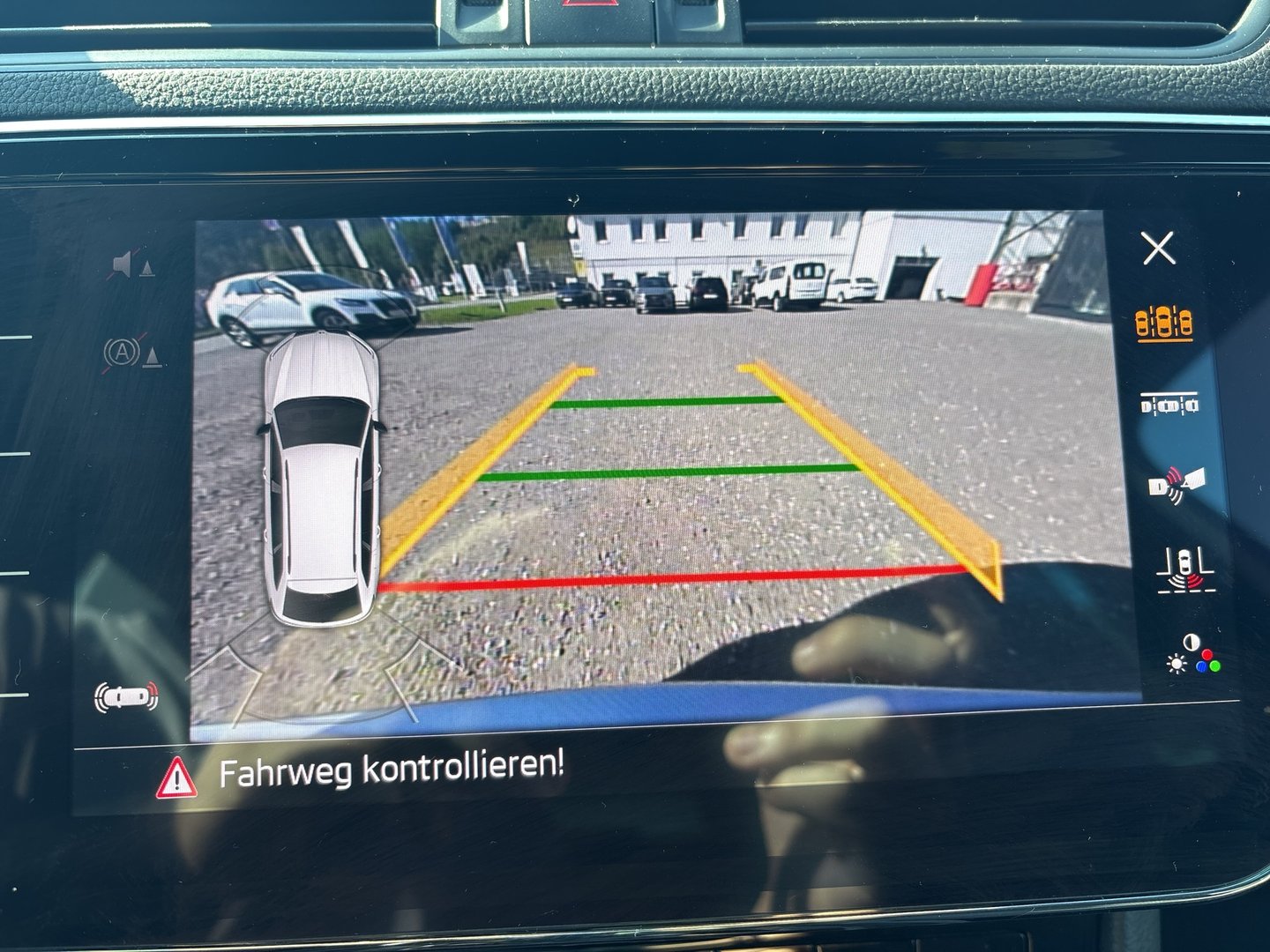 Škoda SUPERB Combi 4x4 SPORTLINE TDI DSG | Bild 14 von 23