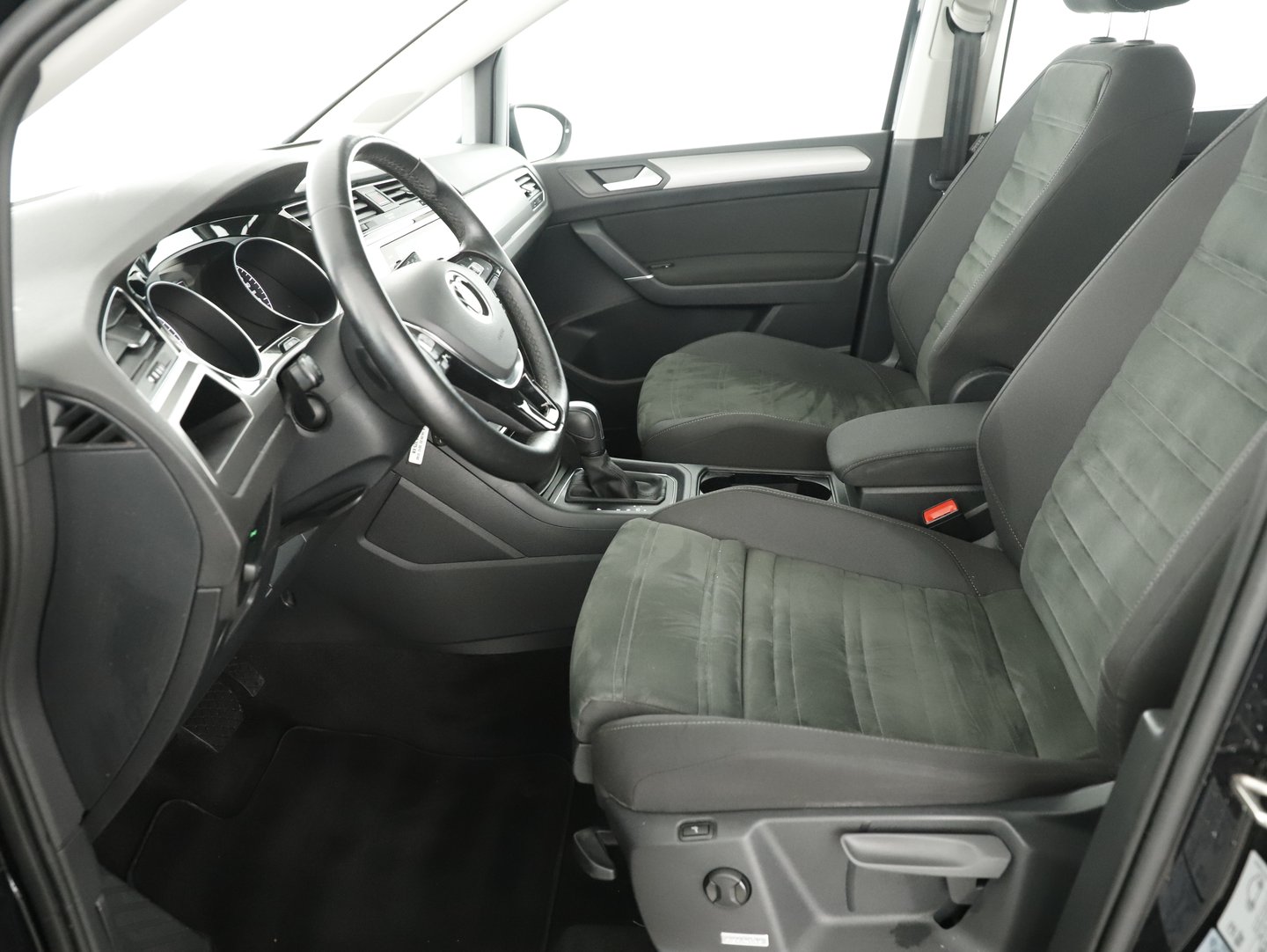 VW Touran Comfortline TDI SCR DSG | Bild 3 von 14