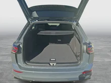 VW Golf Variant Sport mHeV DSG in Delfingrau Metallic