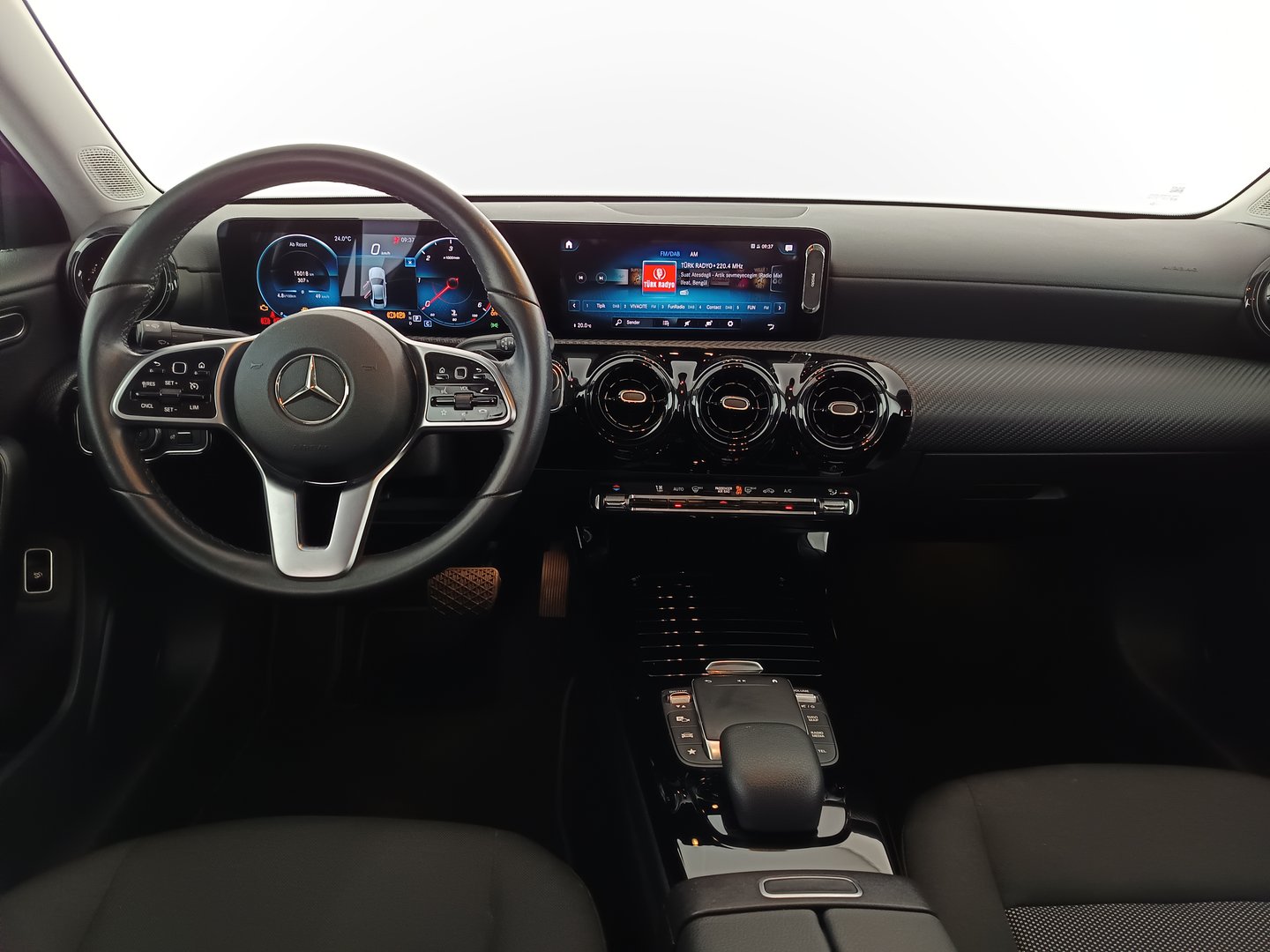 Mercedes A 180 d Limousine Aut. | Bild 15 von 35