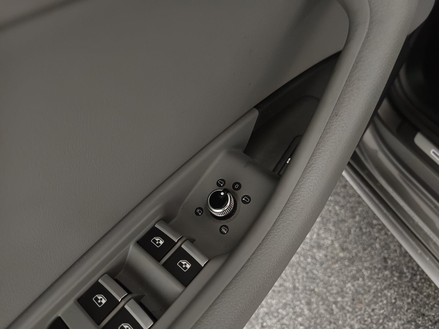 Audi A4 Limousine 30 TDI S line | Bild 11 von 32