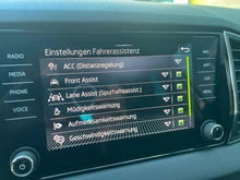Škoda Karoq 4x4 Selection TDI DSG in Smokey Diamond-Silber Metallic
