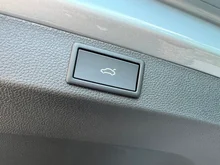Škoda Karoq 4x4 Selection TDI DSG in Smokey Diamond-Silber Metallic