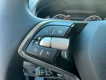 Škoda Karoq 4x4 Selection TDI DSG in Smokey Diamond-Silber Metallic
