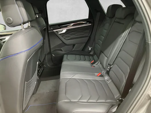 Bild eines VW Touareg R eHybrid TSI 4M. Final Edition