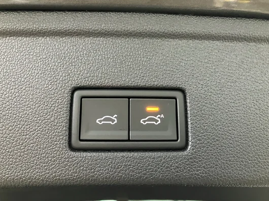 Bild eines VW Touareg R eHybrid TSI 4M. Final Edition