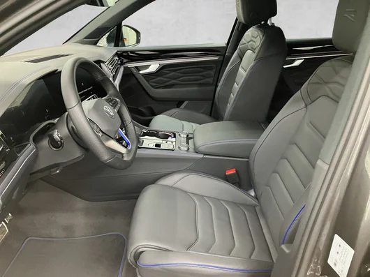 Bild eines VW Touareg R eHybrid TSI 4M. Final Edition