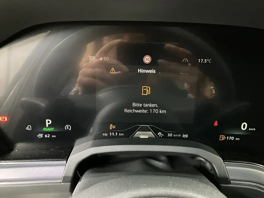 Bild eines VW Touareg R eHybrid TSI 4M. Final Edition