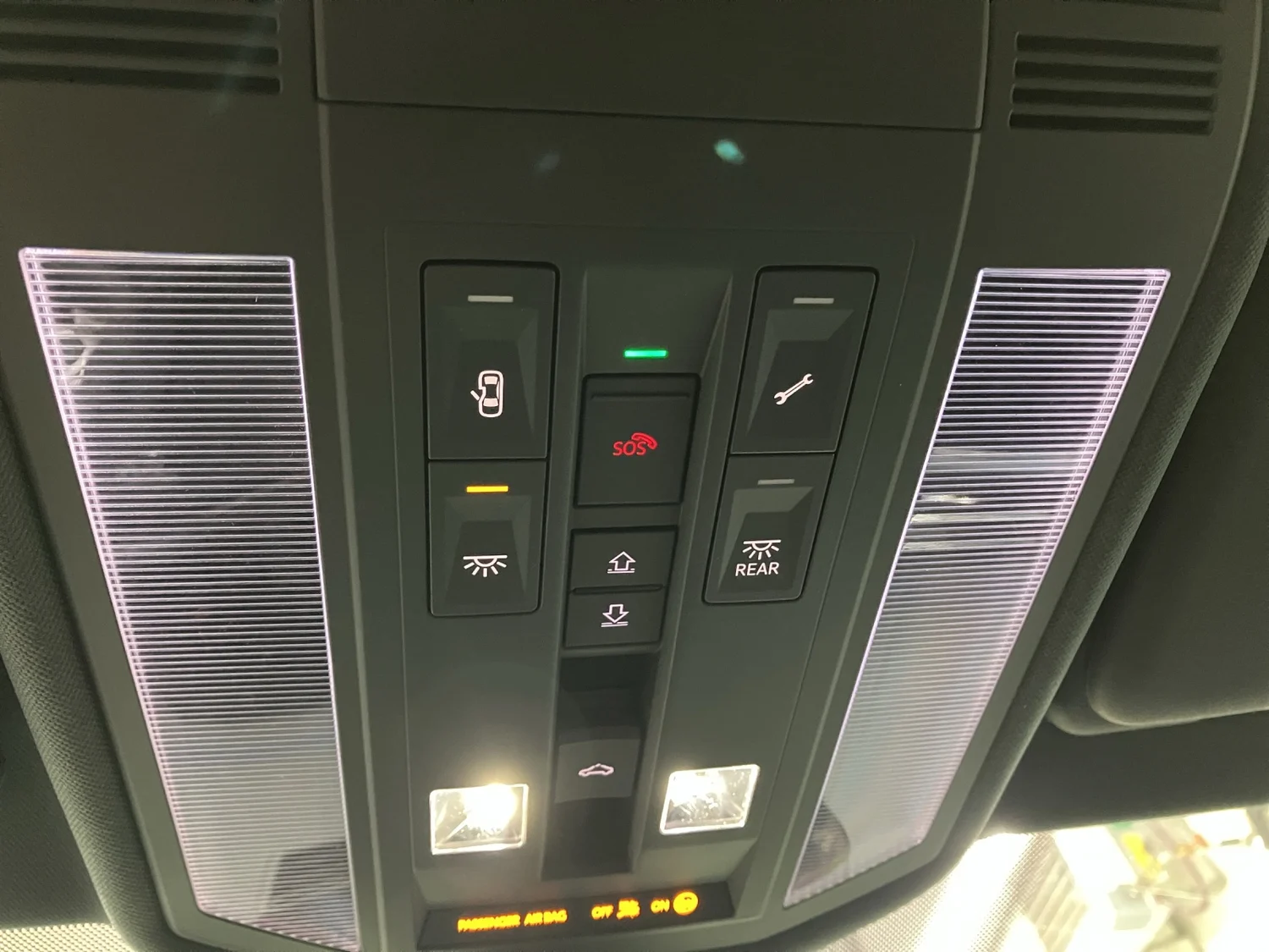 Bild eines VW Touareg R eHybrid TSI 4M. Final Edition