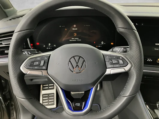 Bild eines VW Touareg R eHybrid TSI 4M. Final Edition