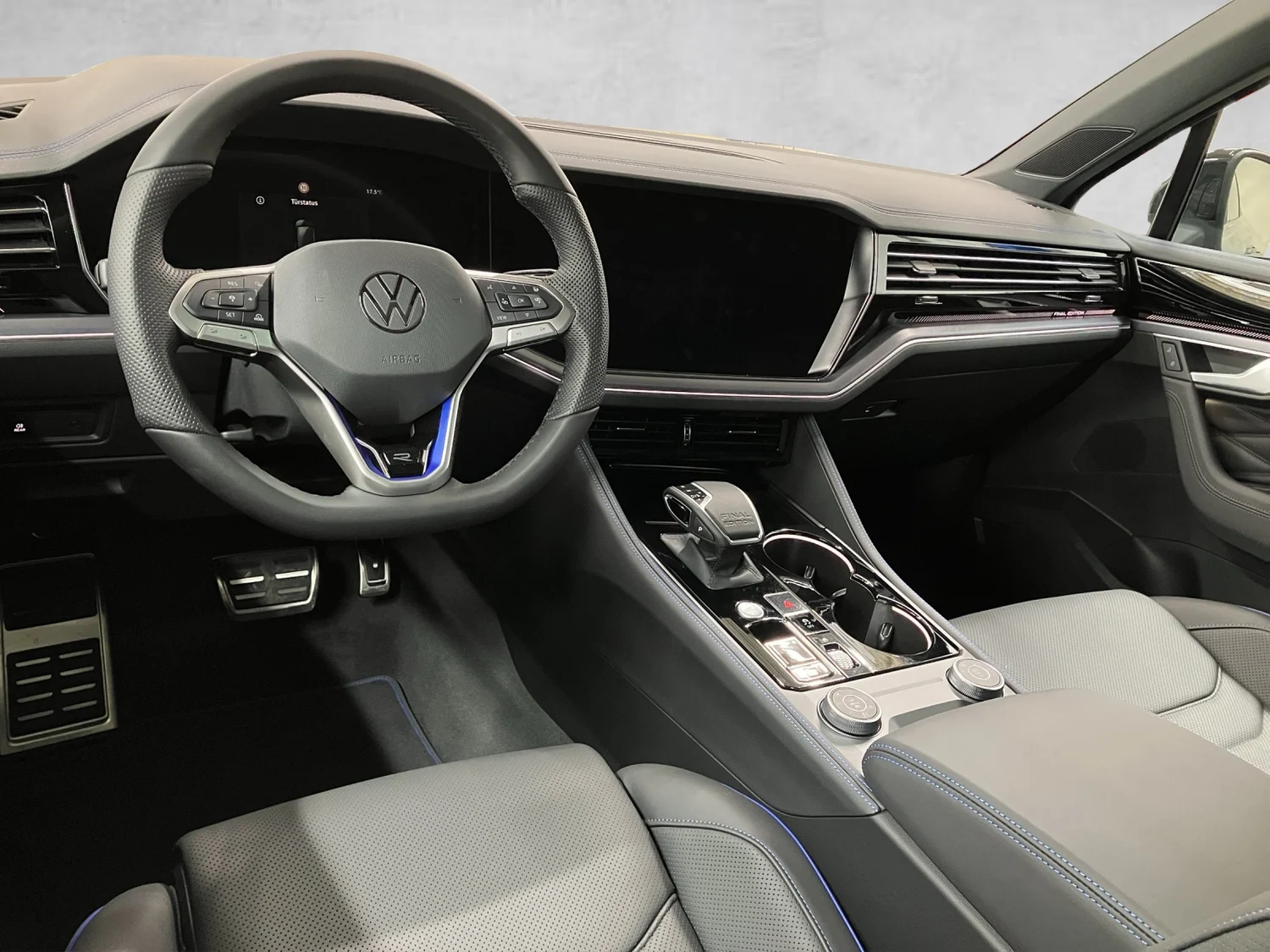 Bild eines VW Touareg R eHybrid TSI 4M. Final Edition