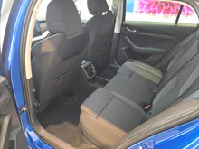 Škoda Octavia Combi Selection TSI mHEV DSG in Race-Blau Metallic