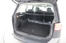 VW Touran Highline TSI DSG in Uranograu