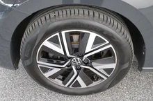 VW Touran Highline TSI DSG in Uranograu