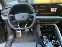 Audi Q5 SUV TDI quattro 150 kW in Mythosschwarz Metallic