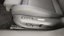 VW Passat Variant Sport eHybrid 150kW in Oyster Silver mit Dach in Schwarz Uni