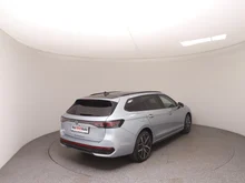 VW Passat Variant Sport eHybrid 150kW in Oyster Silver mit Dach in Schwarz Uni