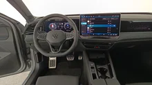 VW Passat Variant Sport eHybrid 150kW in Oyster Silver mit Dach in Schwarz Uni
