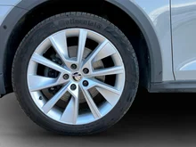 Škoda Octavia Combi 4x4 SCOUT TDI DSG in STEEL-GRAU