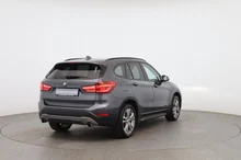 BMW X1 xDrive 20 i Sport Line in mineralgrau metallic