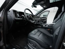 Porsche Cayenne E-Hybrid Coupé in quarzitgraumetallic