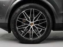 Porsche Cayenne E-Hybrid Coupé in quarzitgraumetallic