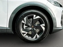 CUPRA Tavascan Base 210kW/286PS in White-Silber Metallic