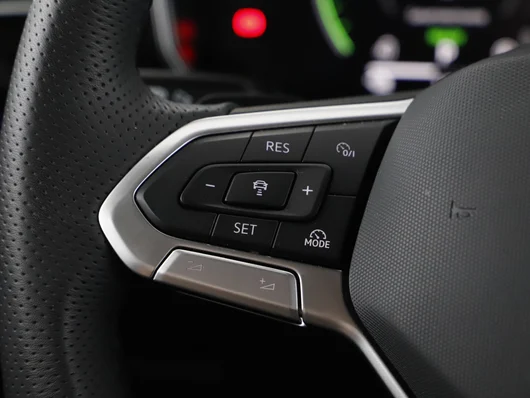 Bild eines VW Touareg R eHybrid TSI 4MOTION