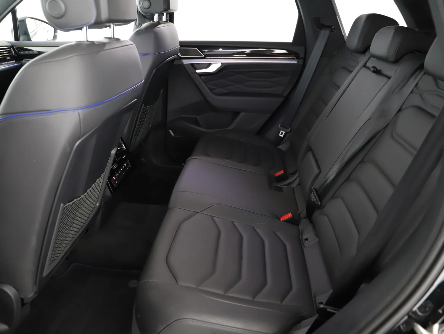 Bild eines VW Touareg R eHybrid TSI 4MOTION