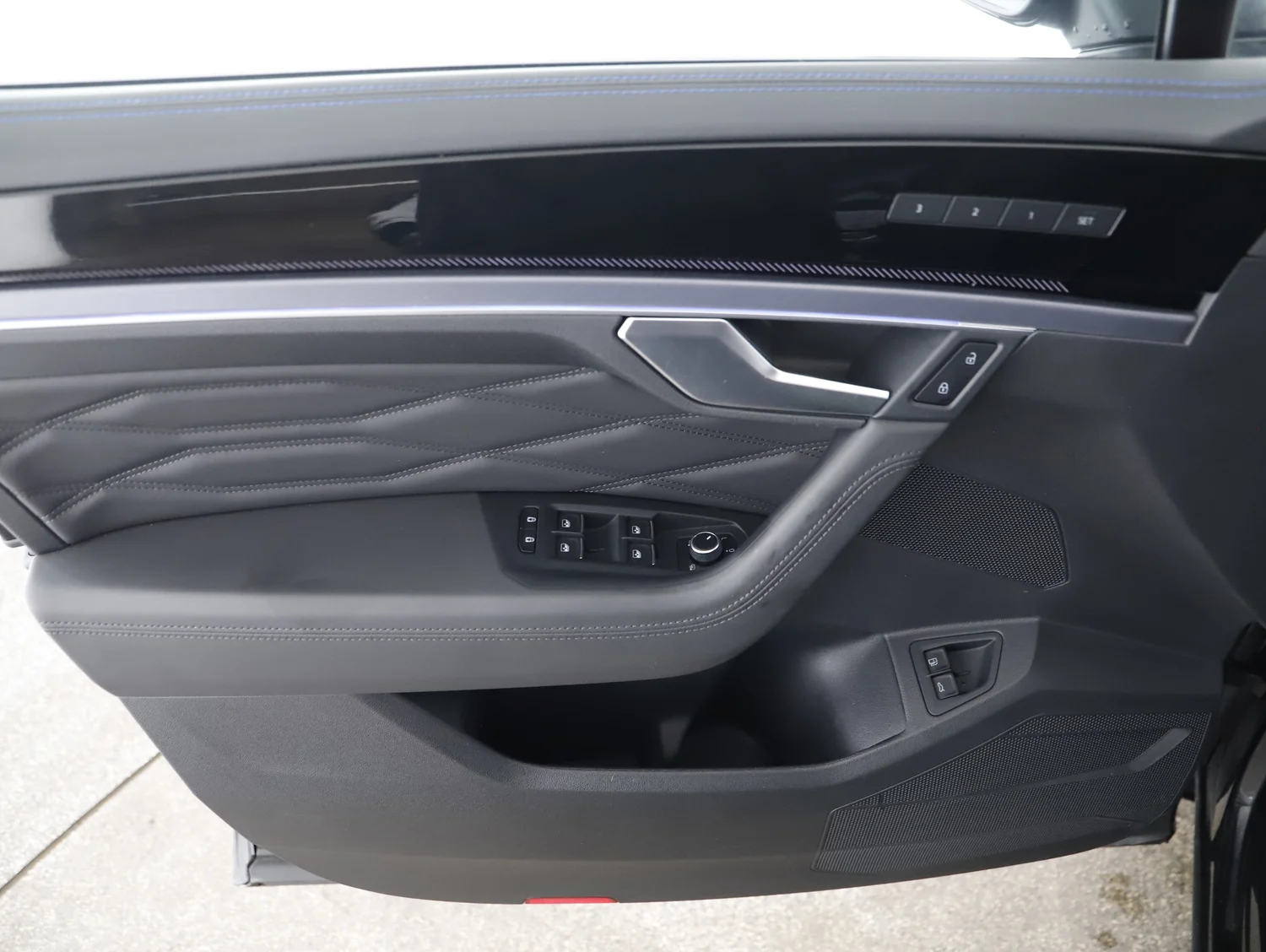 Bild eines VW Touareg R eHybrid TSI 4MOTION