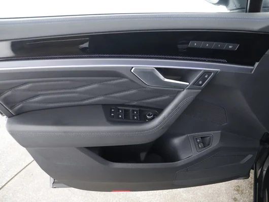 Bild eines VW Touareg R eHybrid TSI 4MOTION