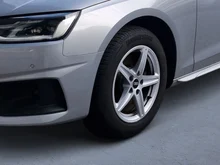 Audi A4 Avant 30 TDI in florettsilber metallic