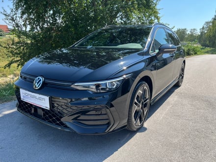 VW Golf Variant Sport mHeV DSG