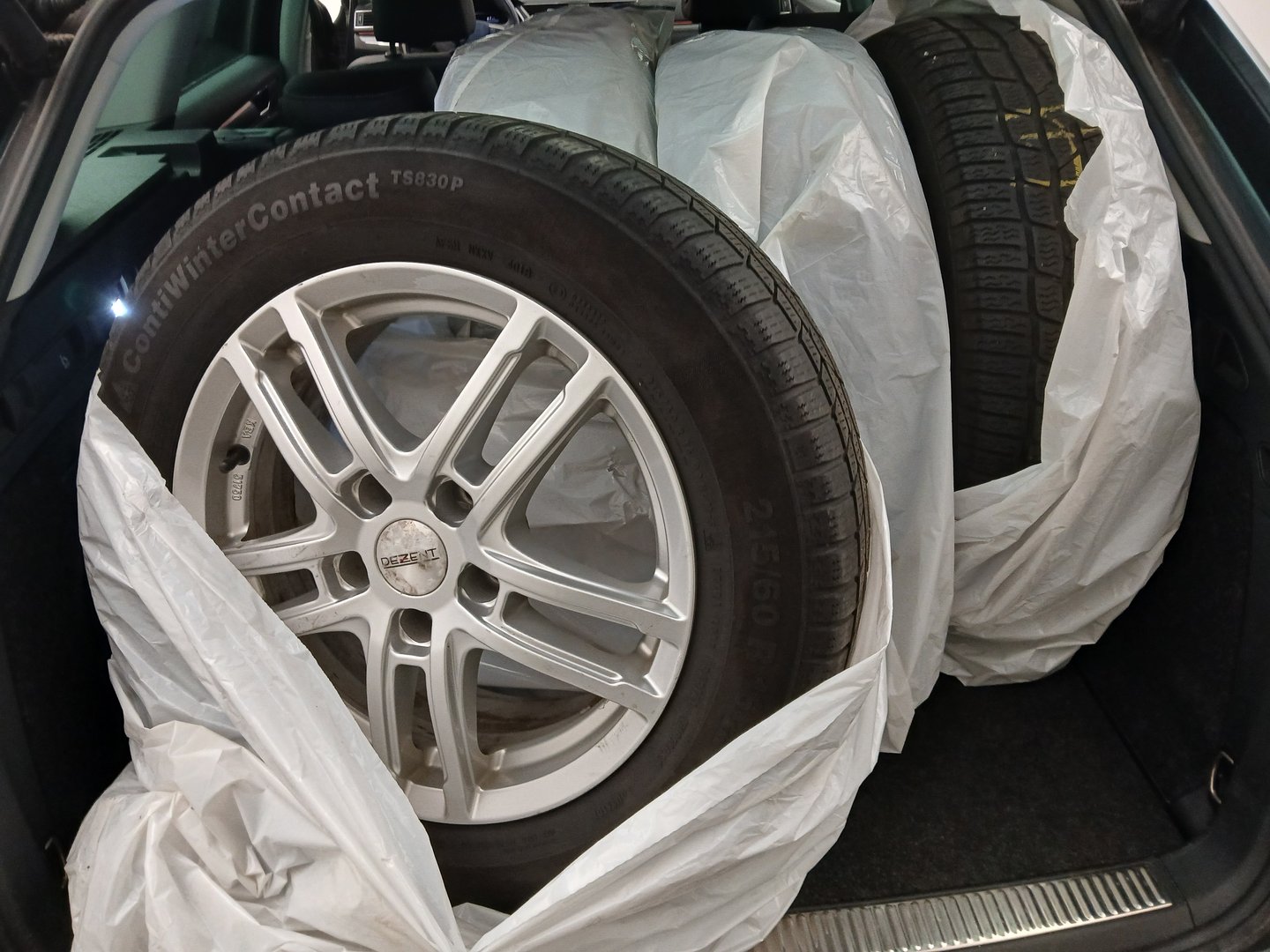 Škoda SUPERB Combi 4x4 Style TDI DSG | Bild 32 von 36