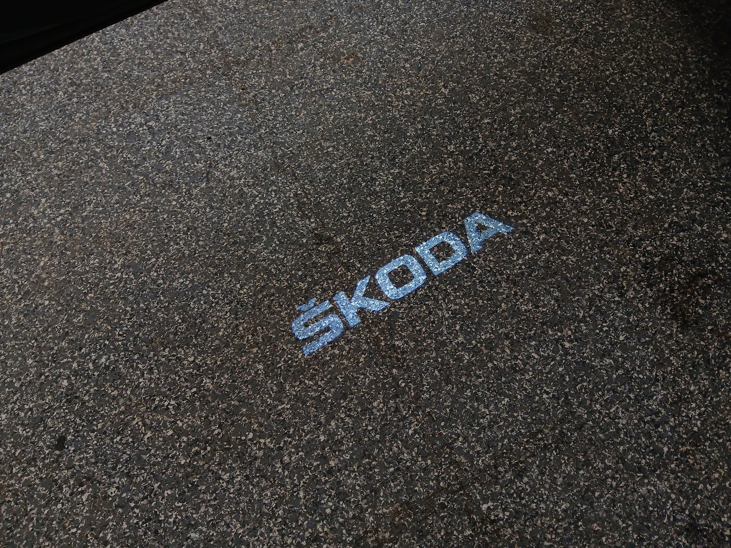 Škoda SUPERB Combi 4x4 Style TDI DSG | Bild 34 von 36