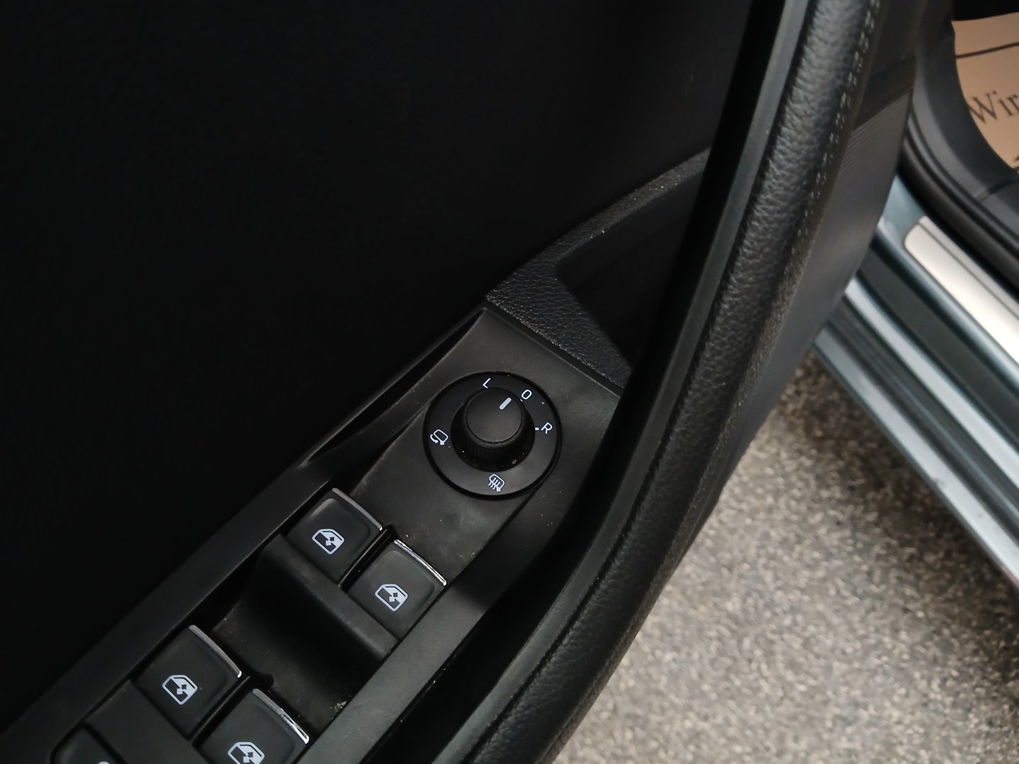 Škoda SUPERB Combi 4x4 Style TDI DSG | Bild 11 von 36