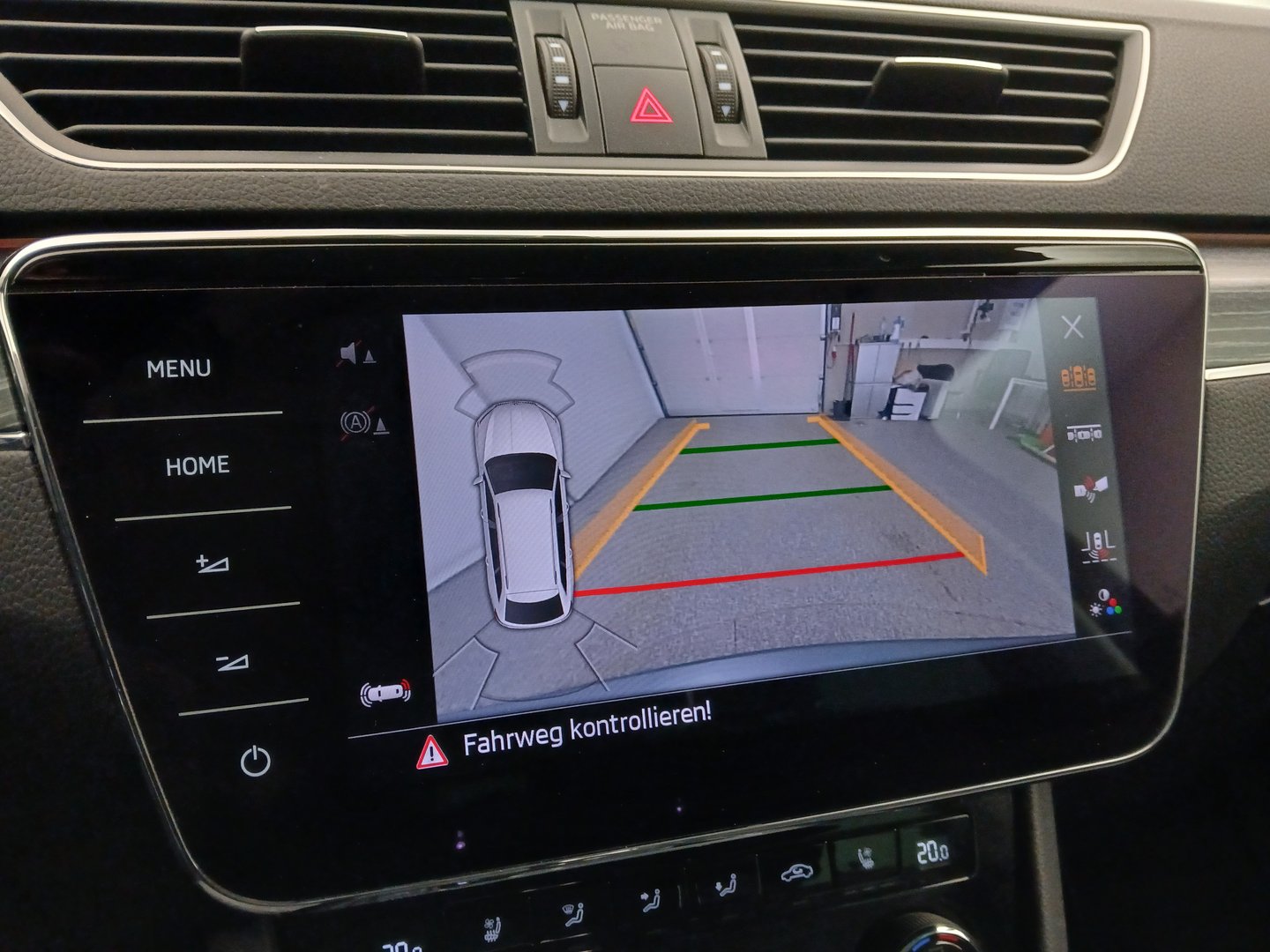 Škoda SUPERB Combi 4x4 Style TDI DSG | Bild 27 von 36