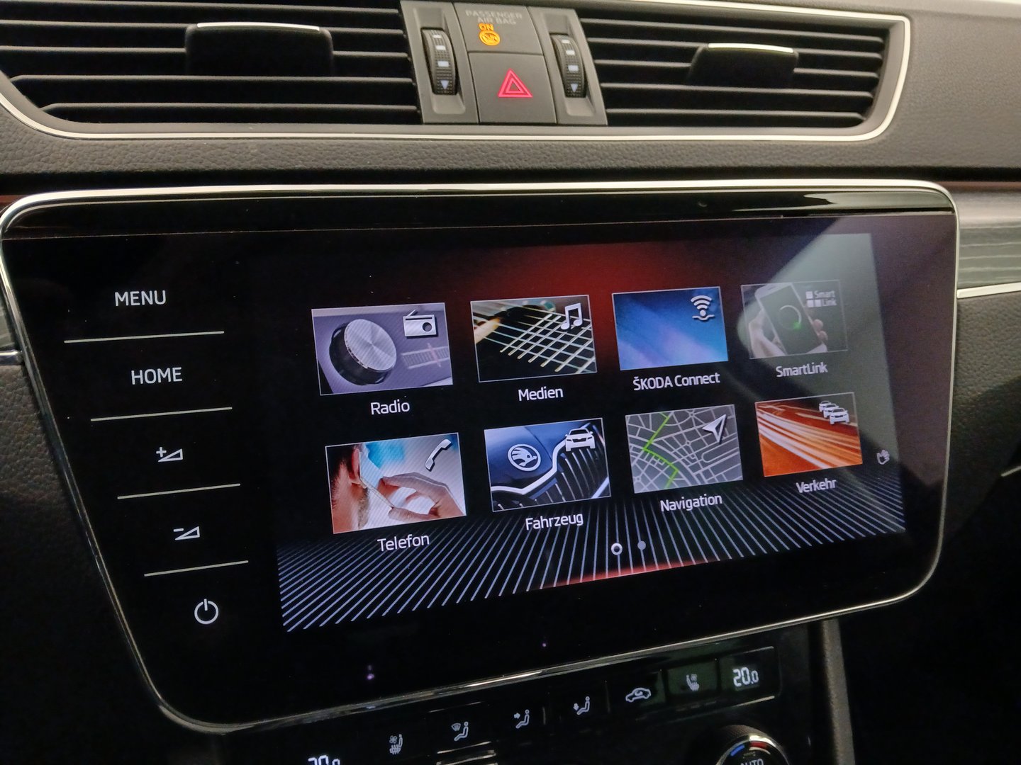 Škoda SUPERB Combi 4x4 Style TDI DSG | Bild 19 von 36