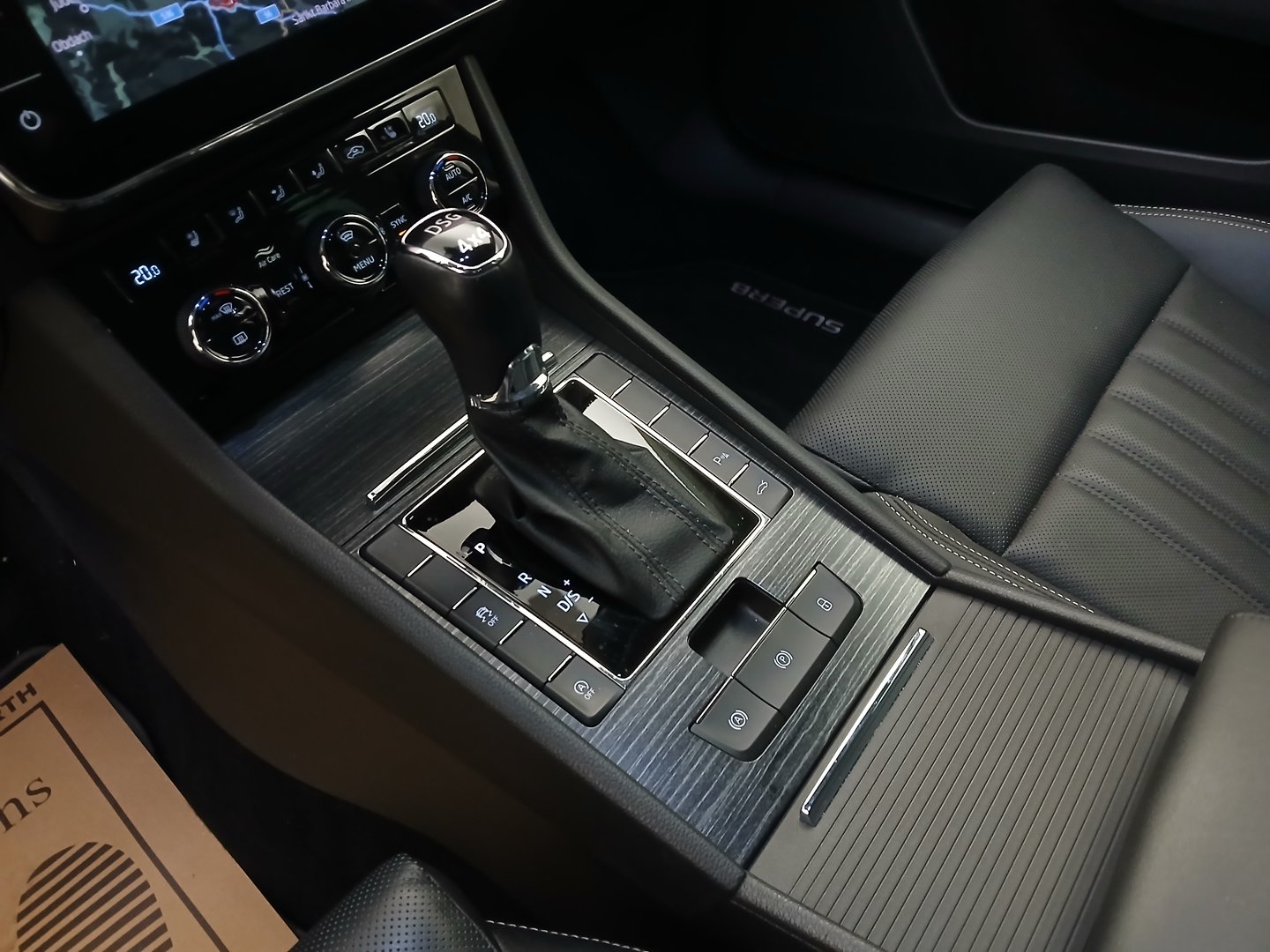 Škoda SUPERB Combi 4x4 Style TDI DSG | Bild 29 von 36