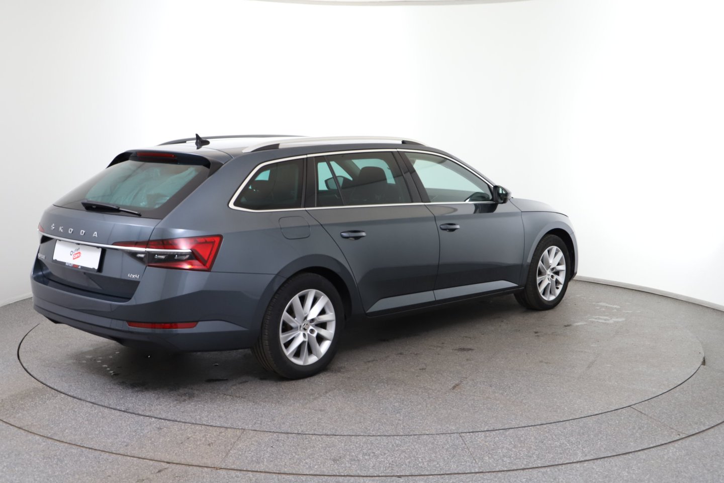 Škoda SUPERB Combi 4x4 Style TDI DSG | Bild 5 von 36