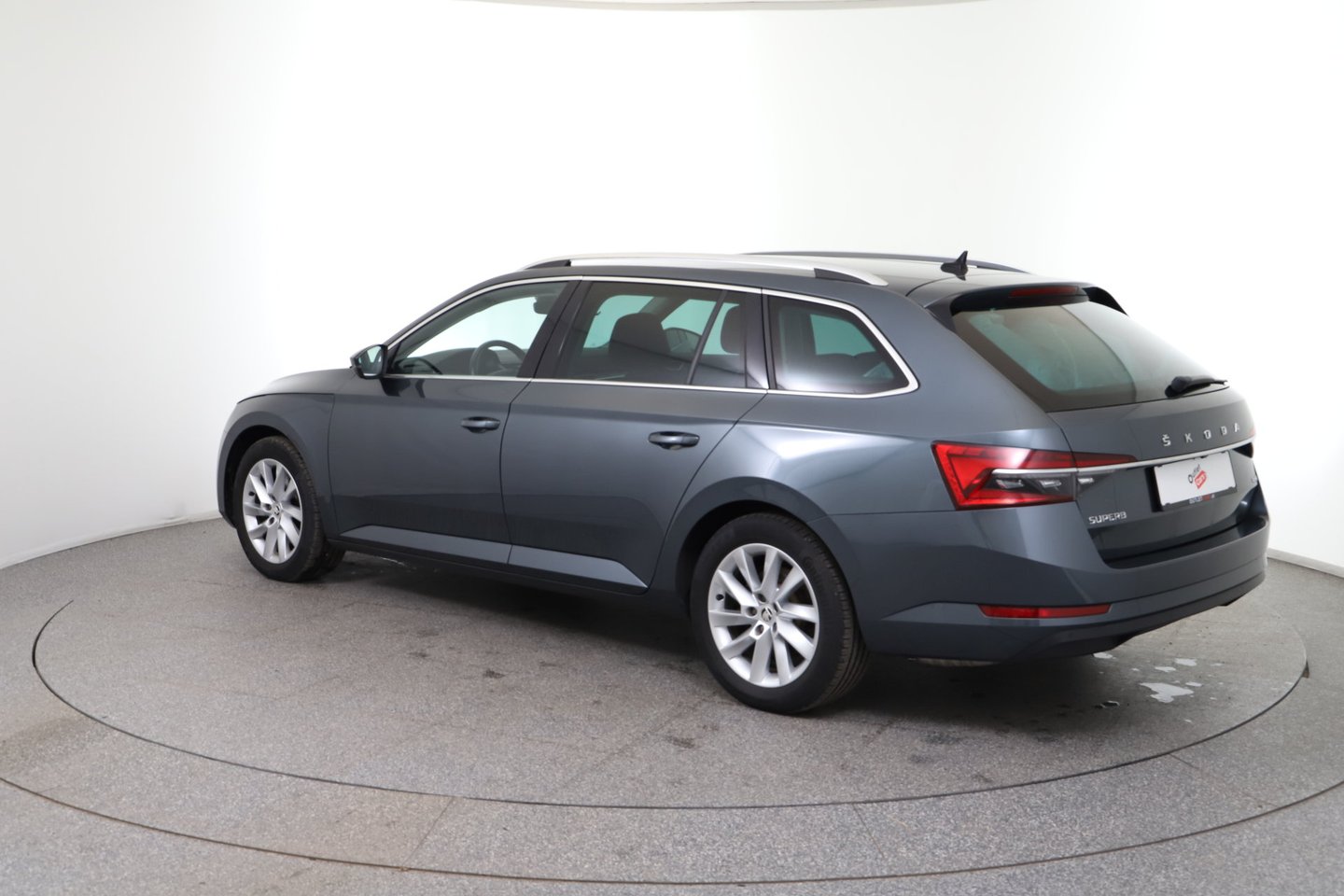 Škoda SUPERB Combi 4x4 Style TDI DSG | Bild 7 von 36