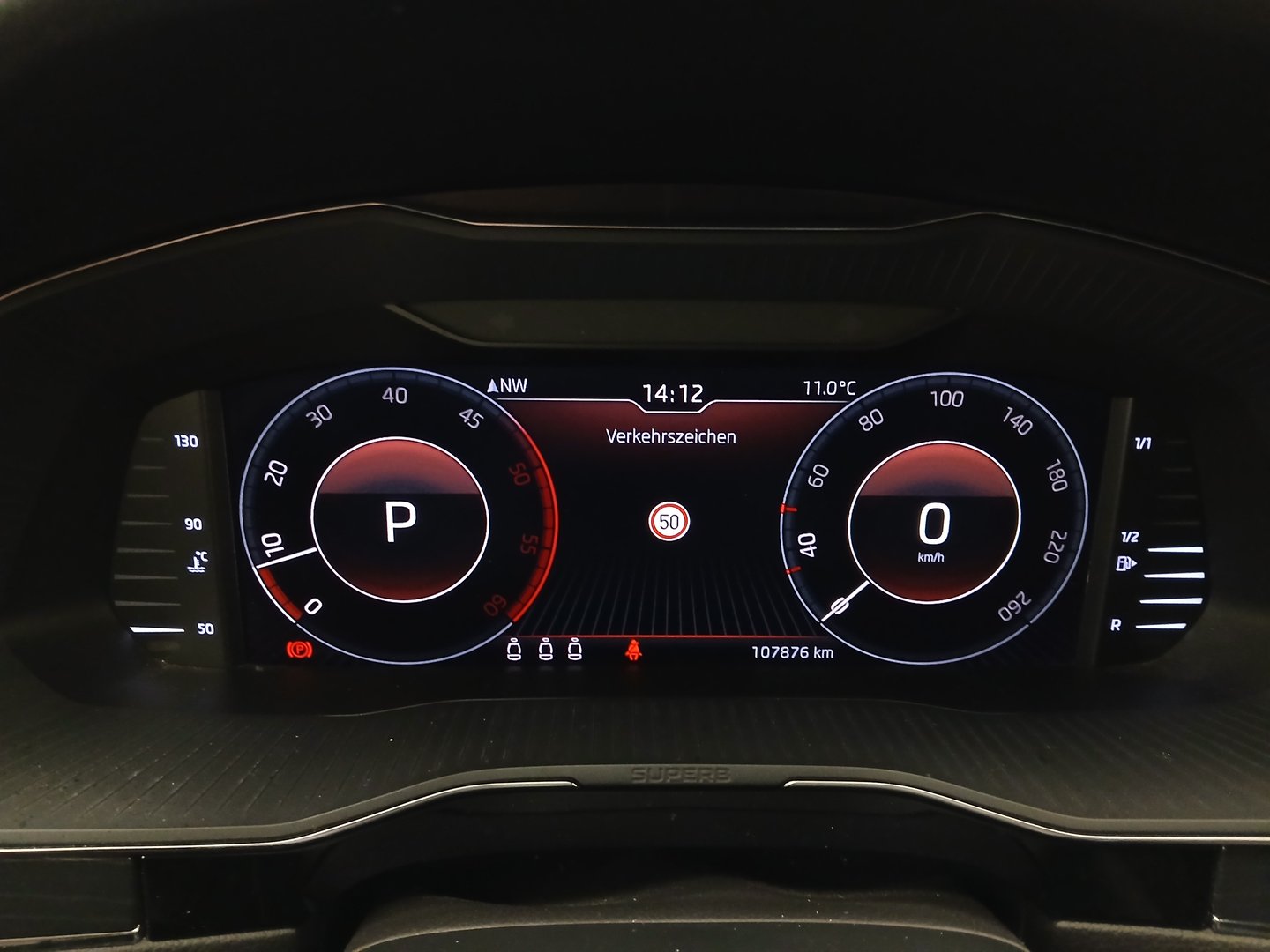 Škoda SUPERB Combi 4x4 Style TDI DSG | Bild 15 von 36