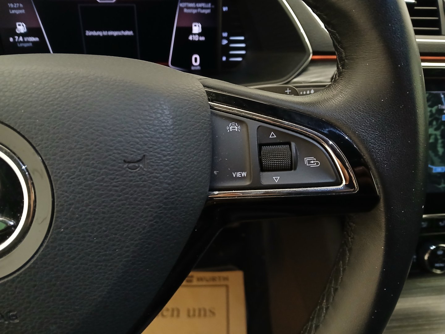 Škoda SUPERB Combi 4x4 Style TDI DSG | Bild 17 von 36