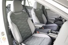 VW ID.4 Pro Performance 150 kW 1st in weiss - metallic